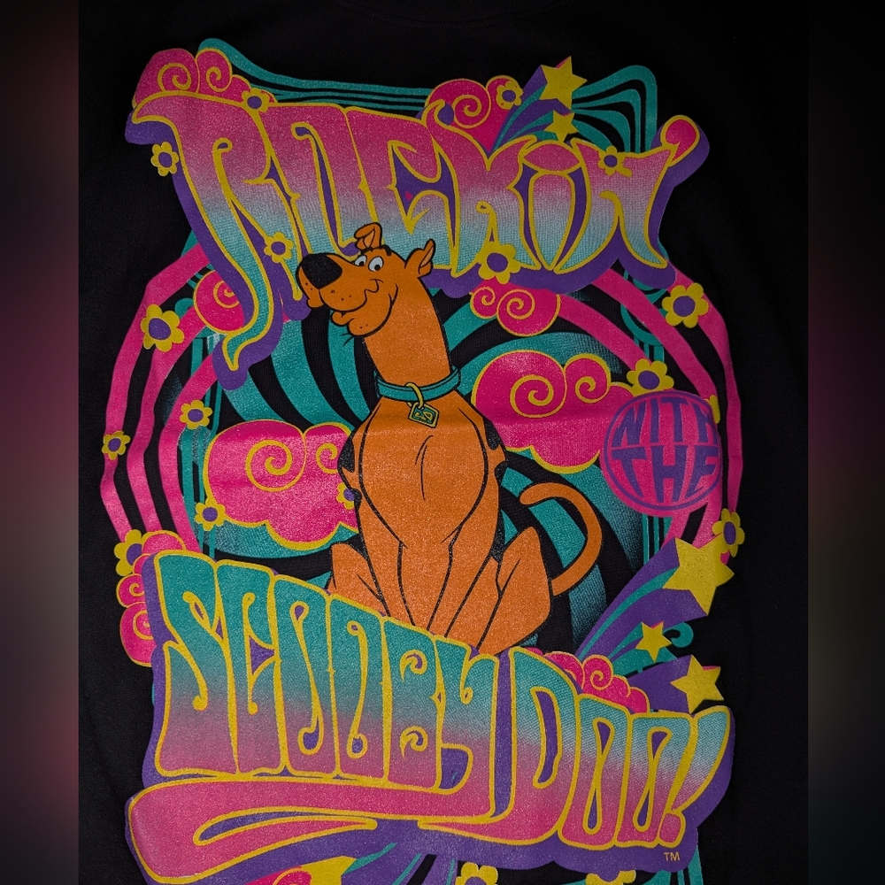 Adult Medium Scooby Doo Colorful Black Graphic Short Sleeve T-Shirt - Picture 2 of 3